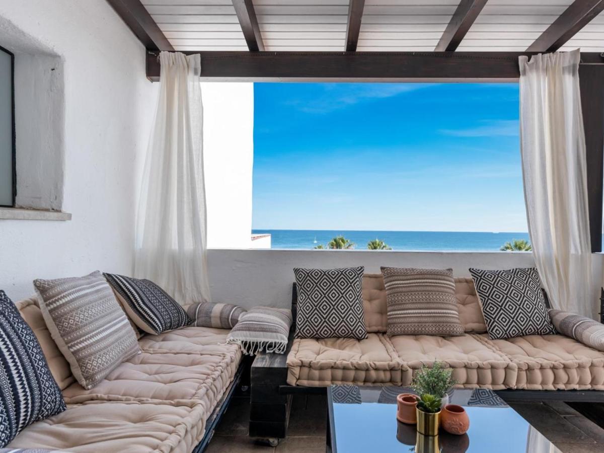 Frontline Mediterranean Escape Apartment *