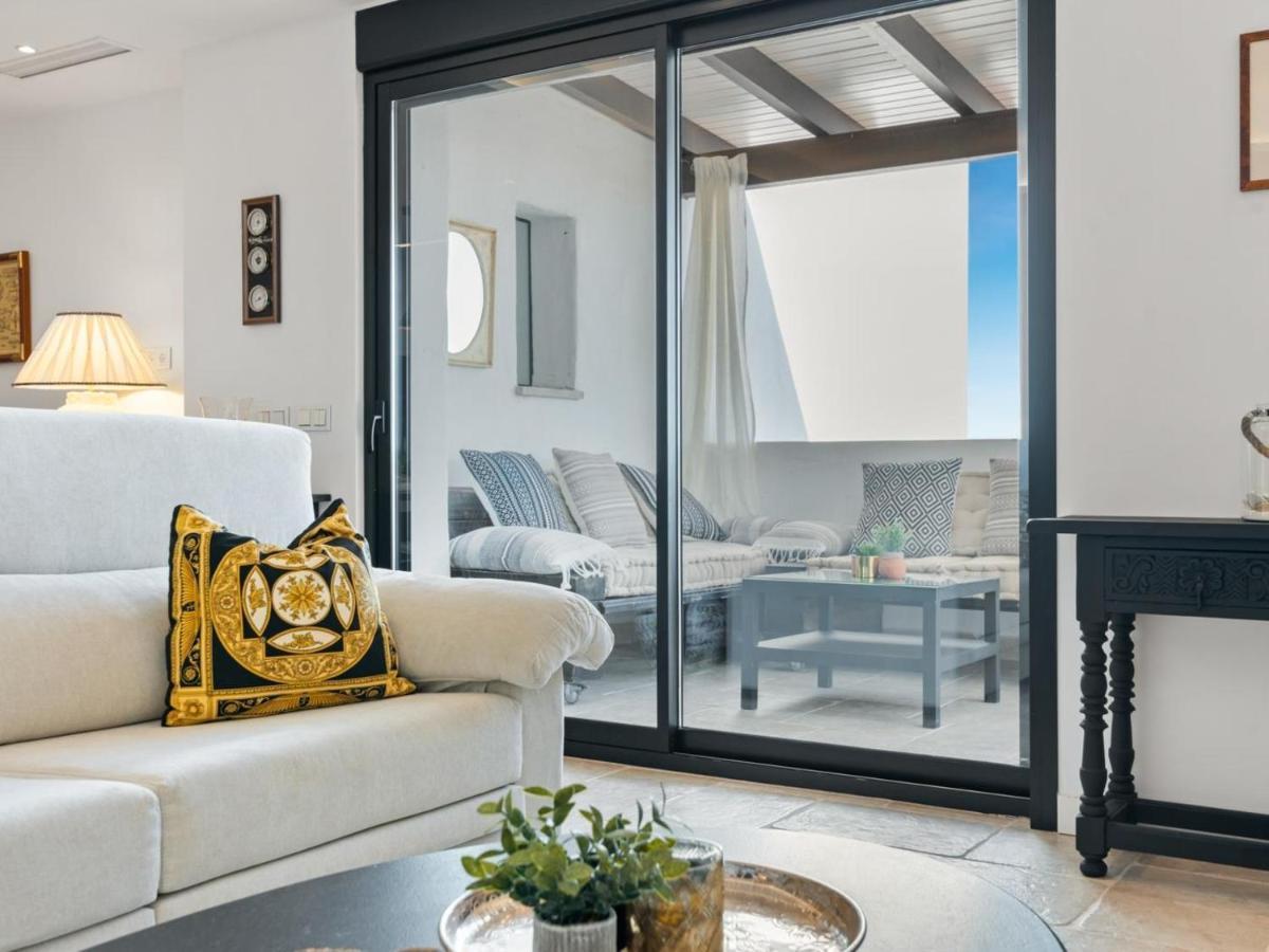 Frontline Mediterranean Escape Apartment *