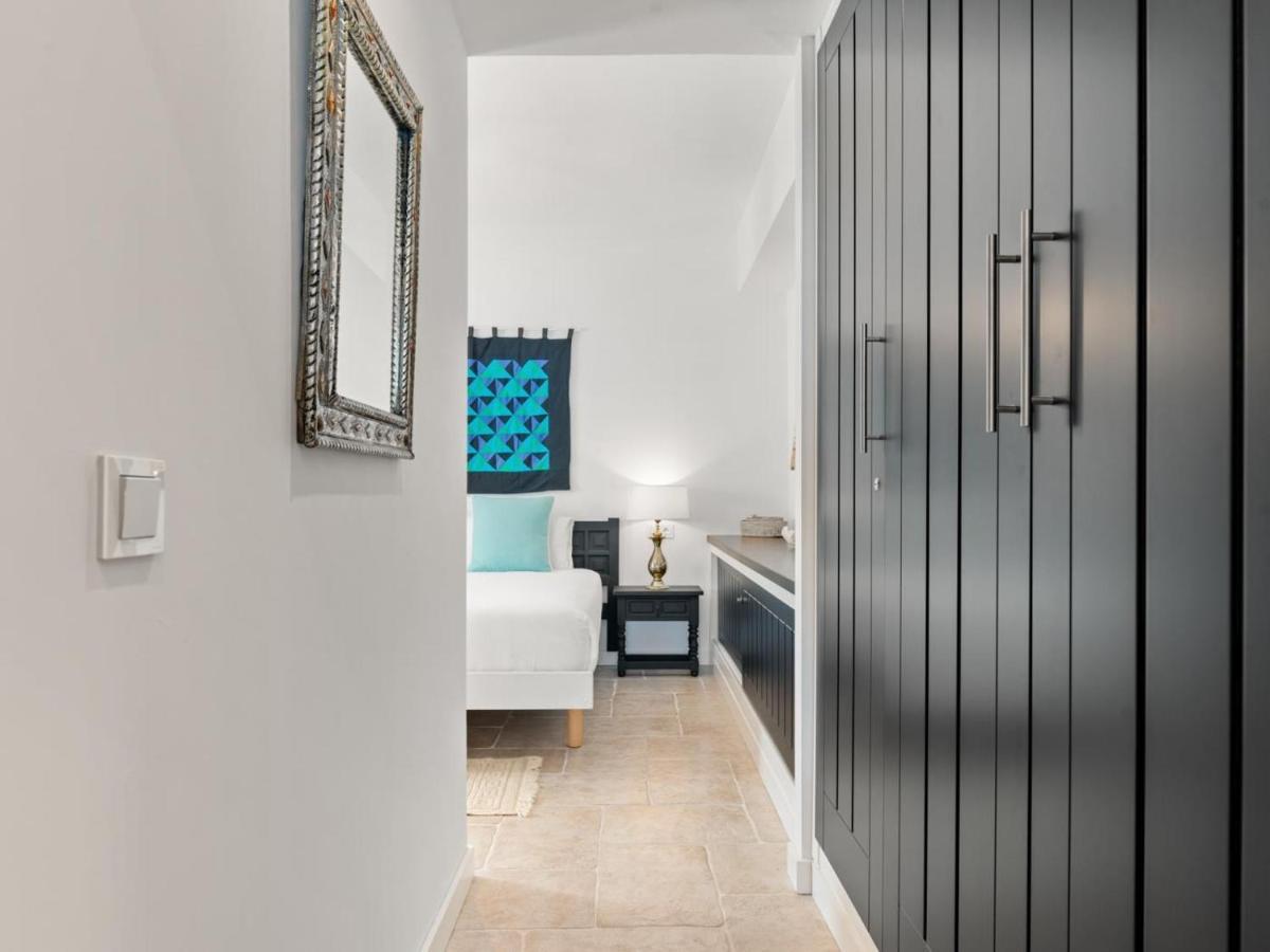 Frontline Mediterranean Escape Apartment